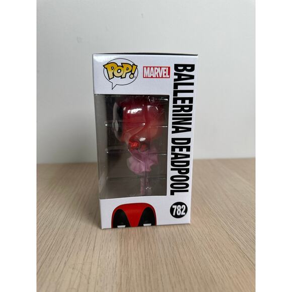 Funko Pop 782 Deadpool - Hot Topic Exclusive - NEW IN BOX - Picture 3 of 4